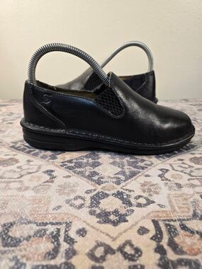 Born Handcrafted Leather Slip On Loafers Black Womens Size 7 Casual Shoes W3542